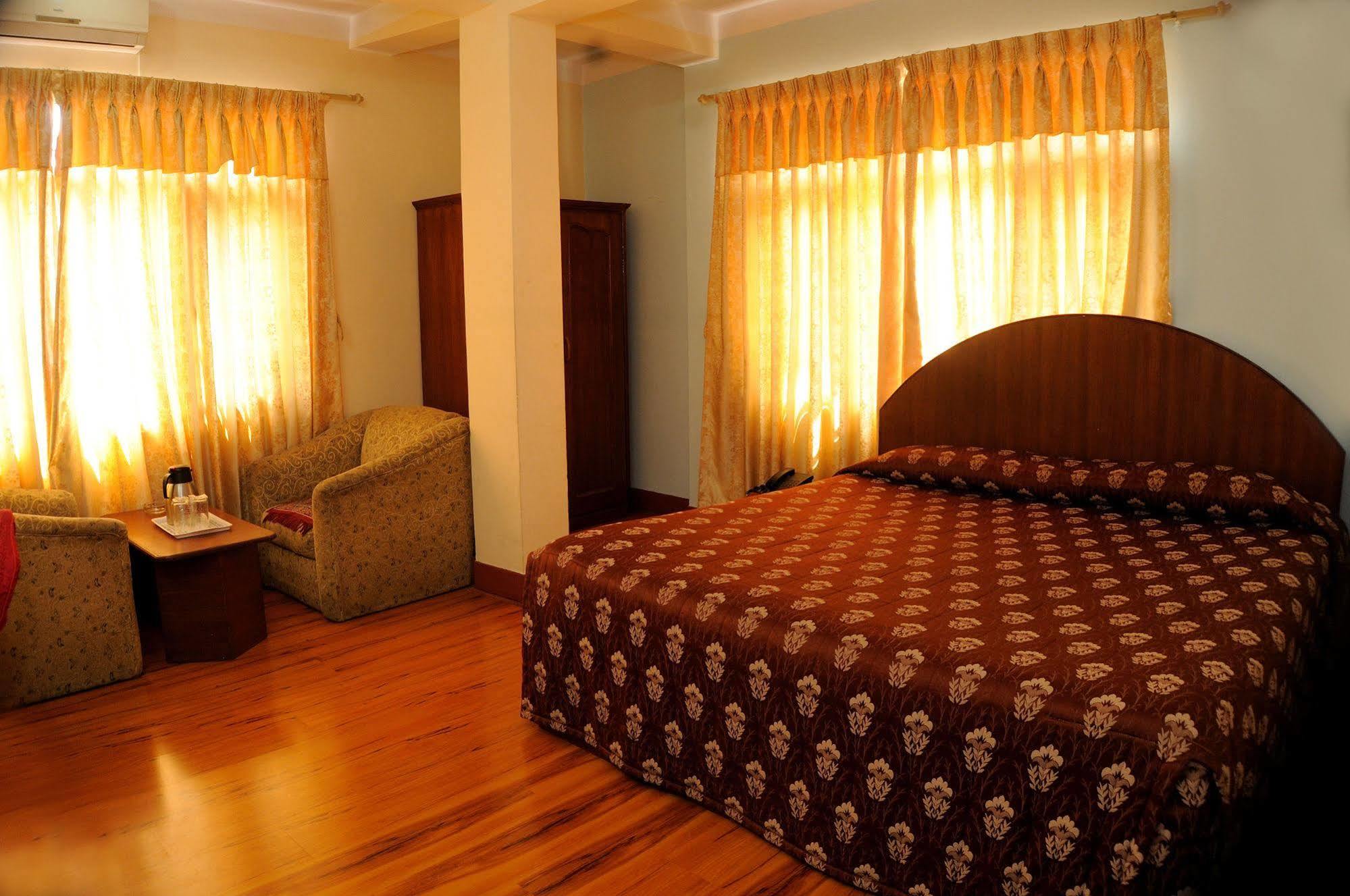 Hotel Brihaspati Kathmandu Esterno foto